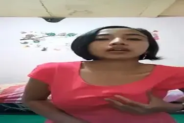 Cewek Baju Pink Rambut Pendek Sange Berat Ngentot Liar