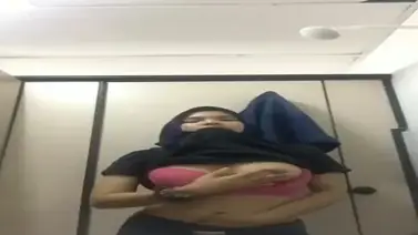 Bokep Jilbab Pulang Kampus Langsung Muncrat poster